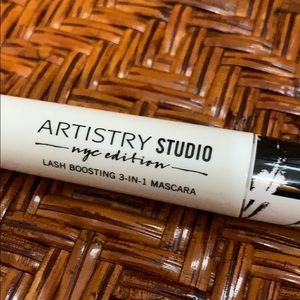 New artistry lash boosting mascara